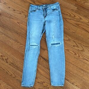 Size 6 Old Navy Super Skinny High Rise